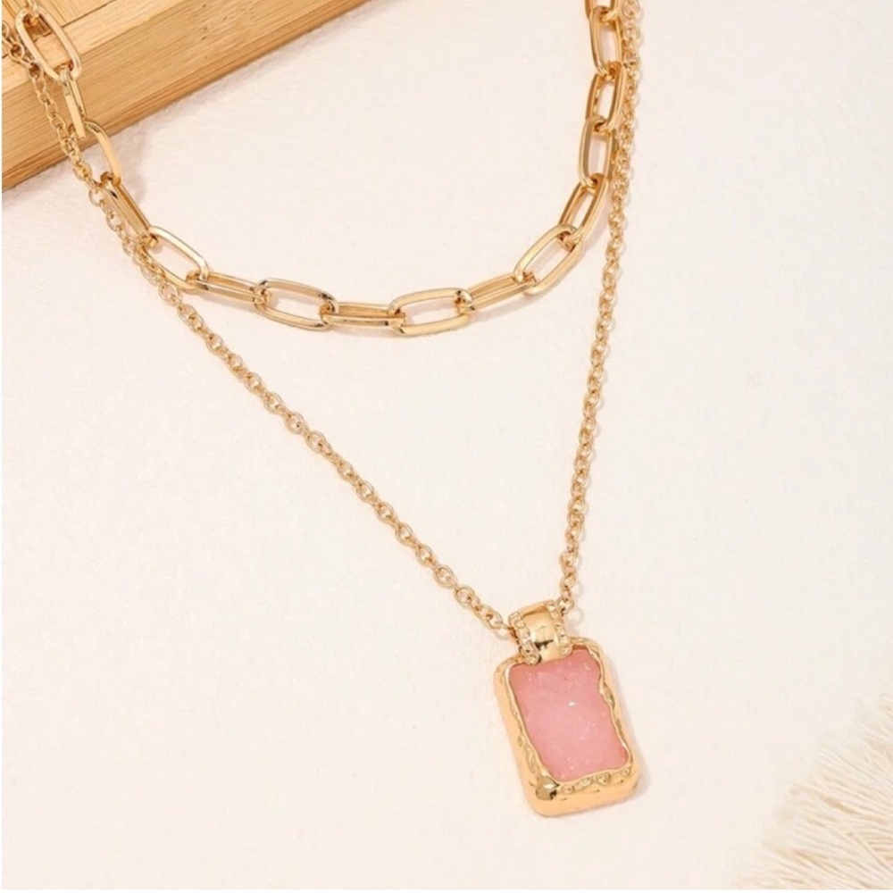 Pink pendent layered necklace